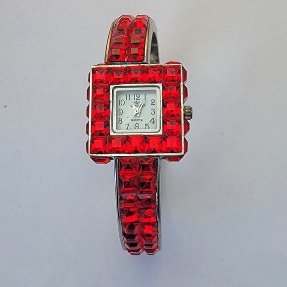 Vintage Watches Ladies Red Crystal Bangle Quartz Watch with Silver Dial - Picture 1 of 10